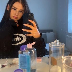 Meet your Posher, Connie